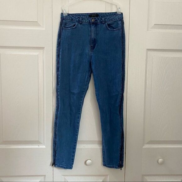 Forever 21 Dark Denim Women’s Jeans Zippers on each side - Picture 1 of 10